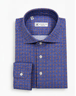 Camicia slim active blu melange con microfantasia arancio e collo francese Affinito, piegata su fondo bianco