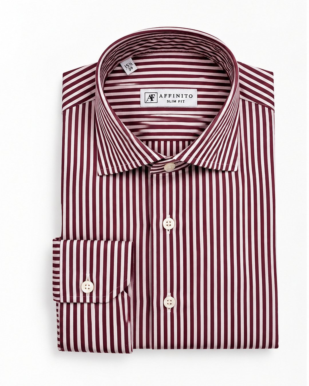 Camicia slim fit in cotone a righe bordeaux con collo mezzo francese Affinito, piegata su fondo bianco