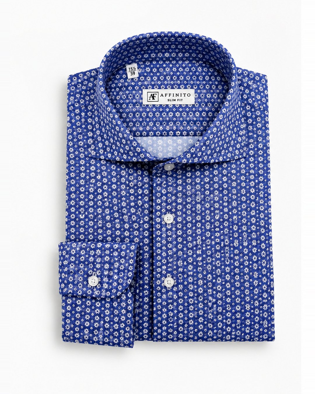 Camicia slim active blu con microfiori bianchi e collo francese Affinito, piegata su fondo bianco