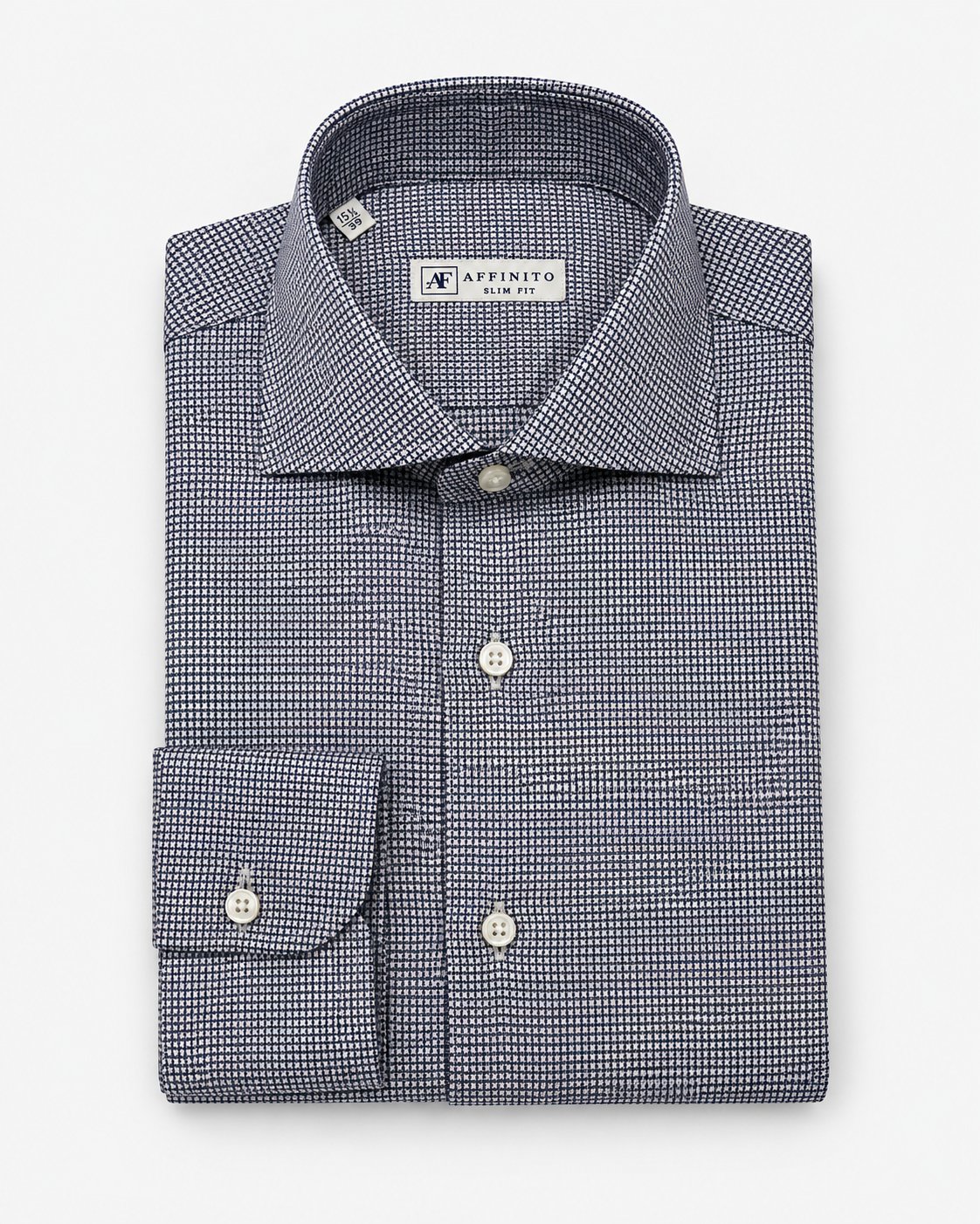 Camicia slim fit in cotone a micro quadretti blu con collo francese Affinito, piegata su fondo bianco