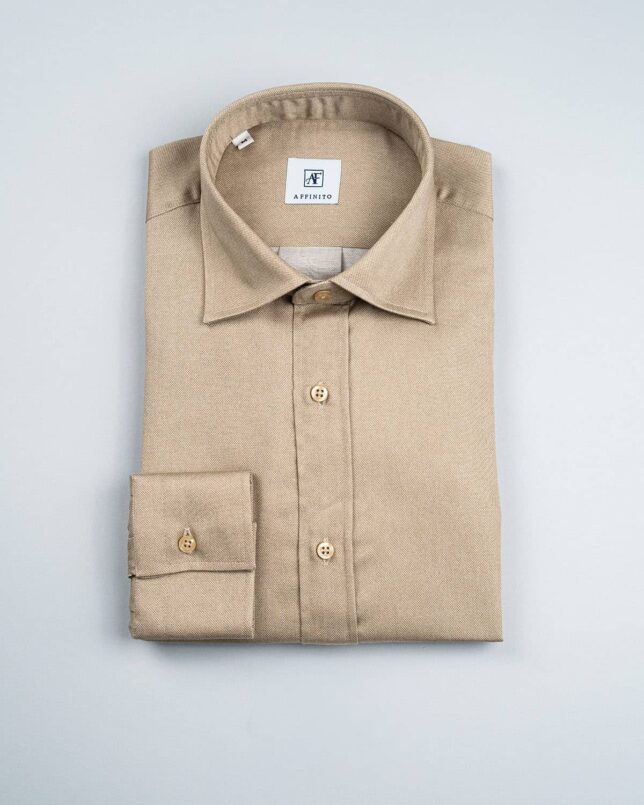 Camicia in flanella color beige, collo italiano