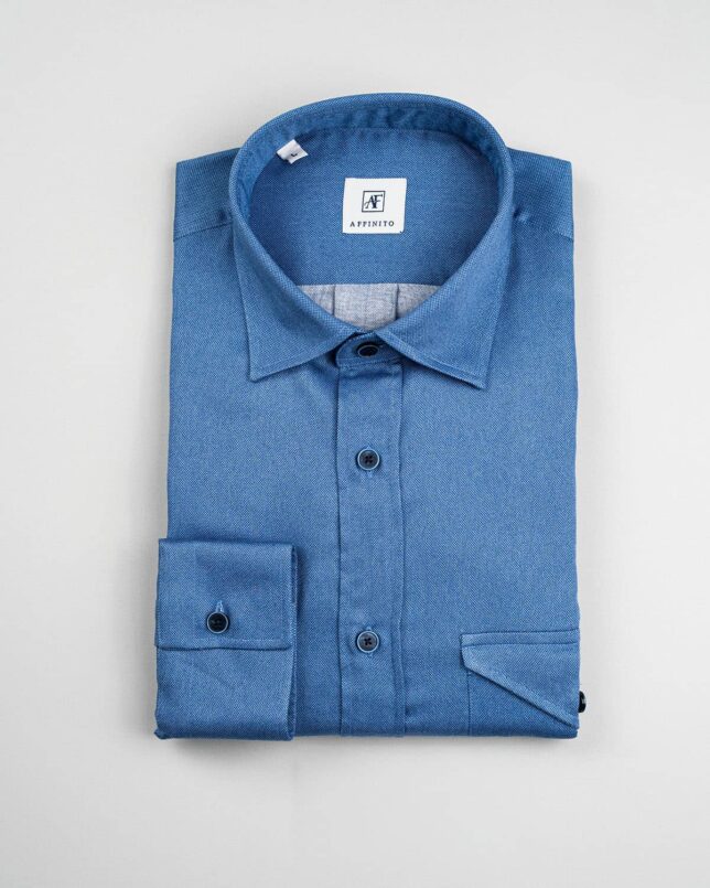 Camicia in flanella color blu, collo italiano, doppie tasche