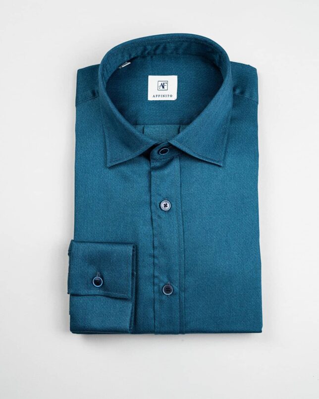 Camicia in flanella color blu, collo italiano