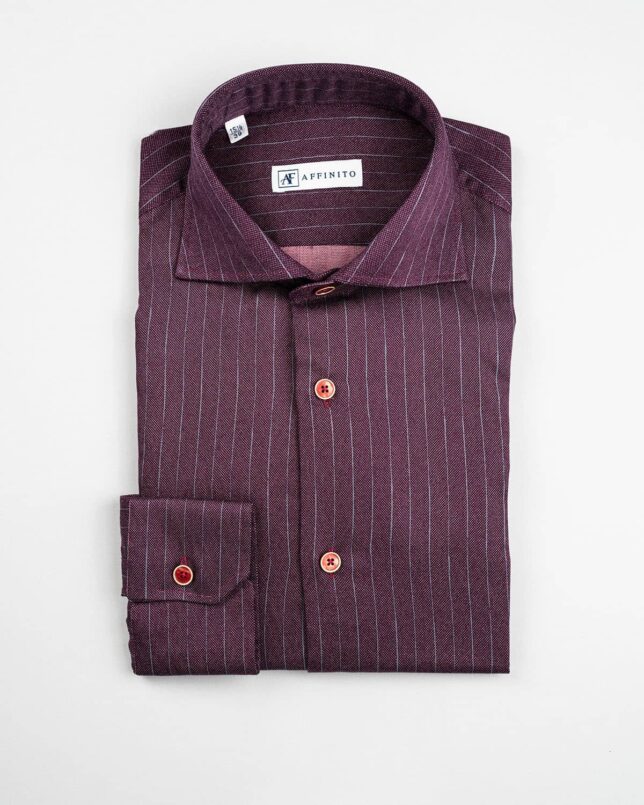 Camicia a righe rosse, collo francese