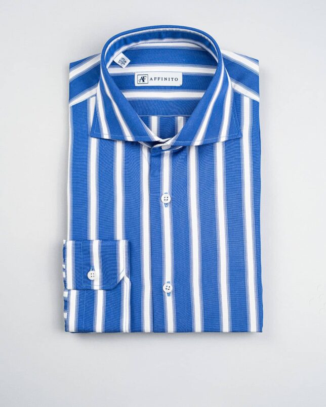 Camicia in cotone a righe blu e bianche, collo francese