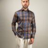 1 Camicia in flanella marrone e blu, collo italiano